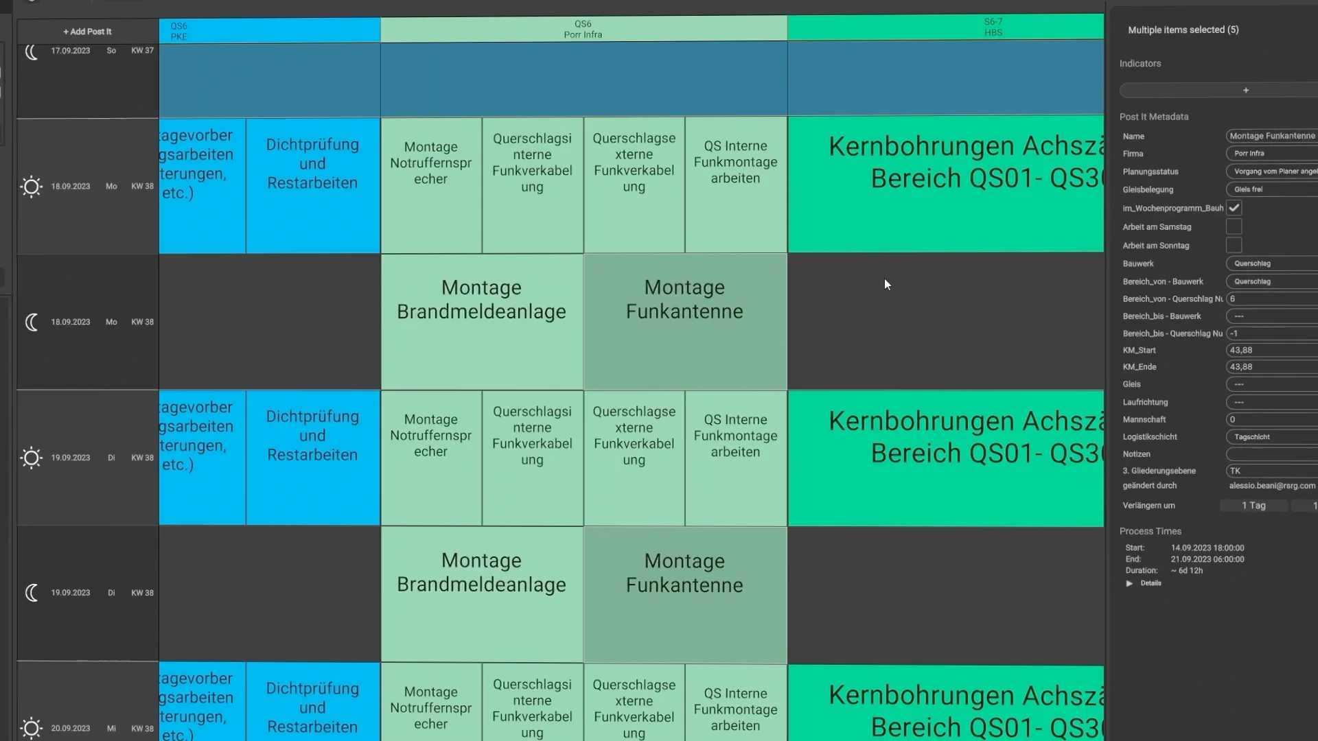 Kalenderansicht in der Plattform: Post-it-Vorgänge mehrerer Gewerke über mehrere Tage mit Metadaten-Panel