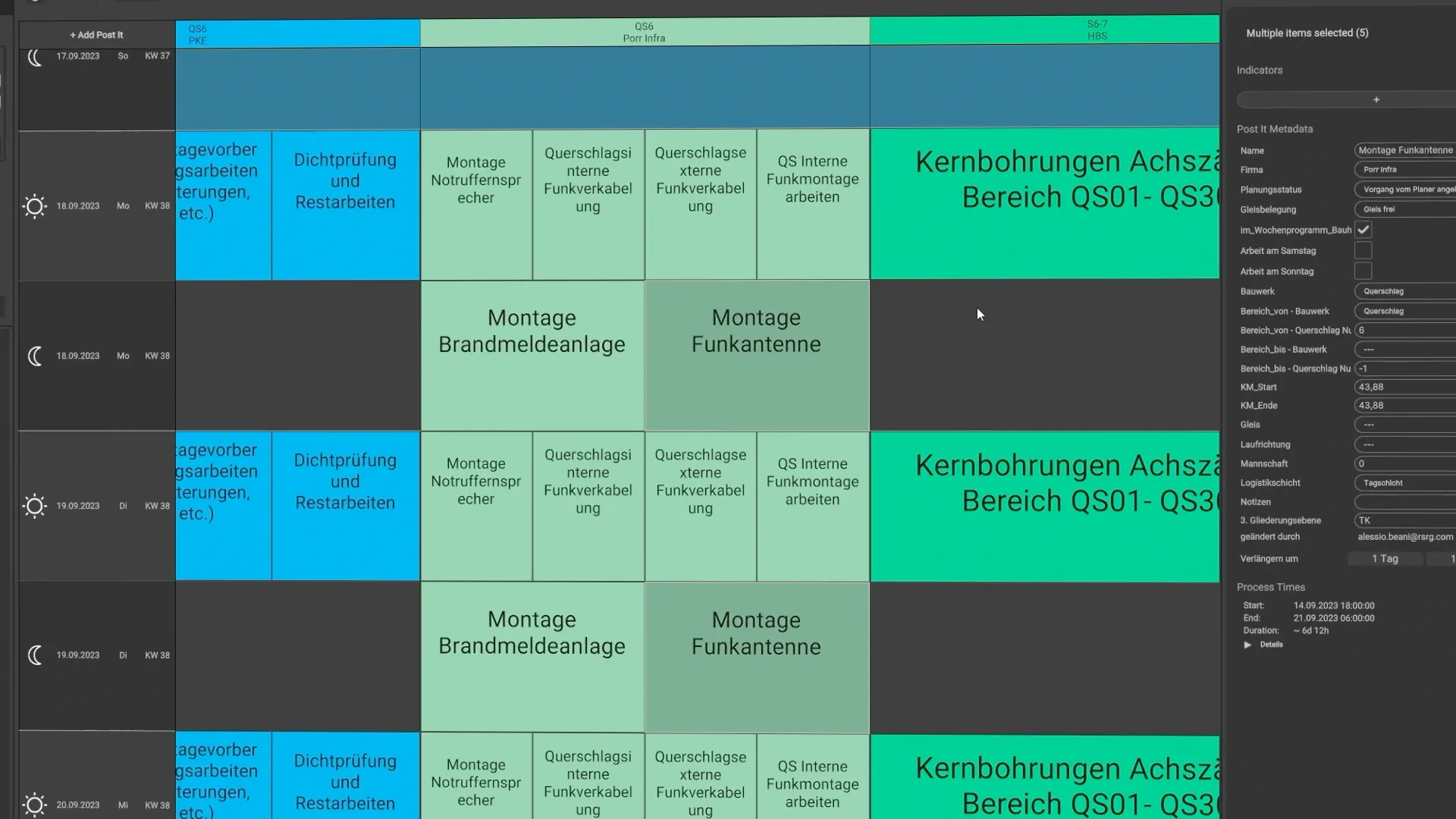 Kalenderansicht in der Plattform: Post-it-Vorgänge mehrerer Gewerke über mehrere Tage mit Metadaten-Panel